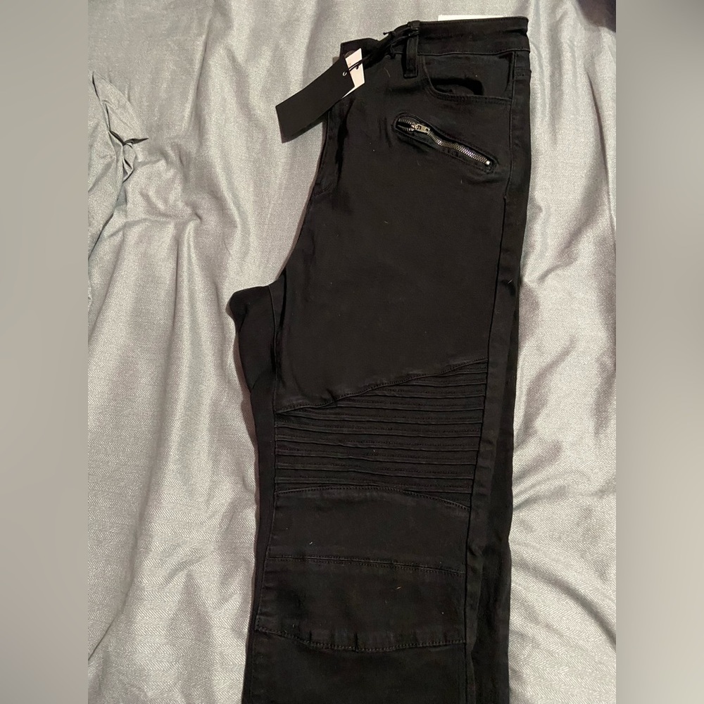 NWT Ms. Cello Mid Rise Skinny Jeans Size 14